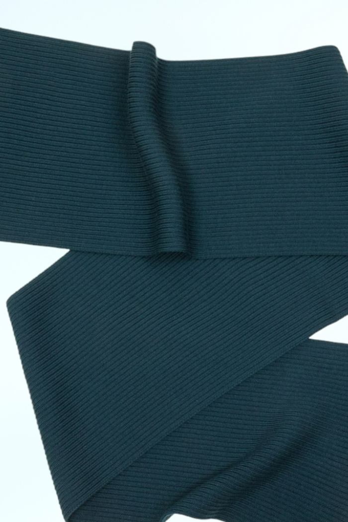 Miracle Ribbed Merino Scarf in peacock, close up view